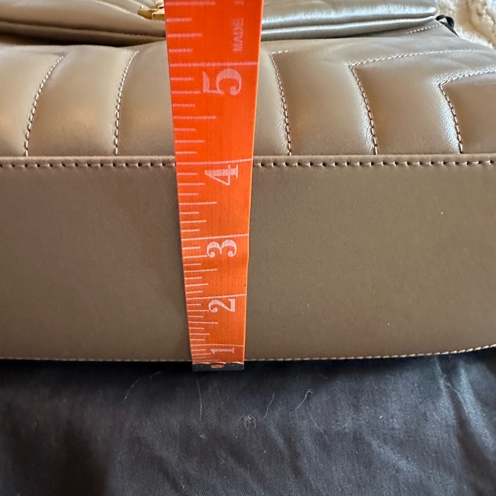 Yves Saint Laurent Tan LouLou Quilted Bag - Picture 13 of 16